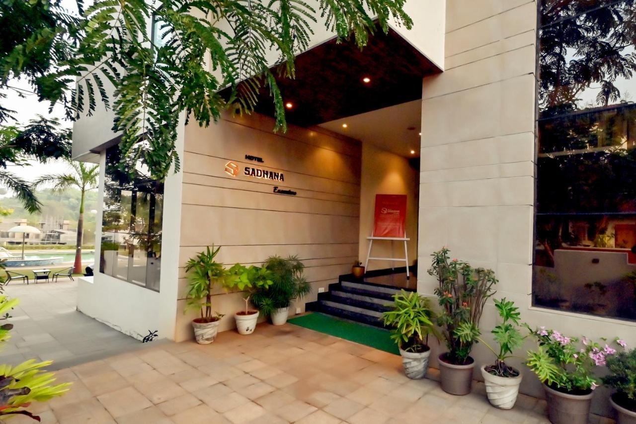 Hotel Sadhana Executive Dapoli Exterior photo